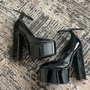 Steve Madden Sky Rise Platform Heels